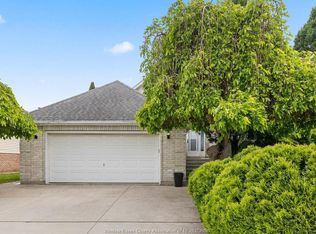 4577 Hunt Club Cres, Windsor, ON N9G 2P6