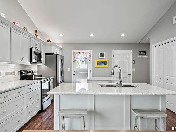 5th image of 1609 Parkview Ln
