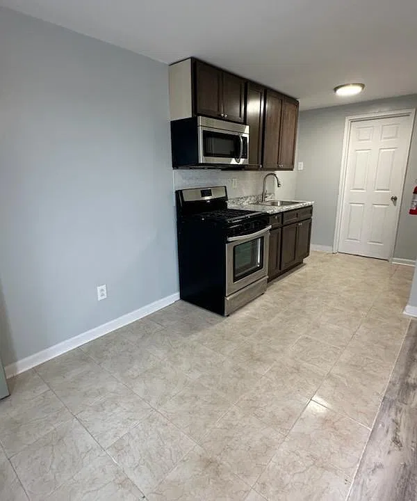 126 E 24th St #8