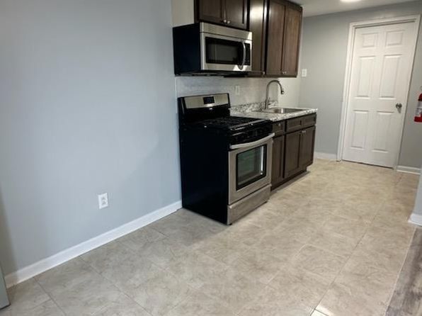 126 E 24th St APT 8