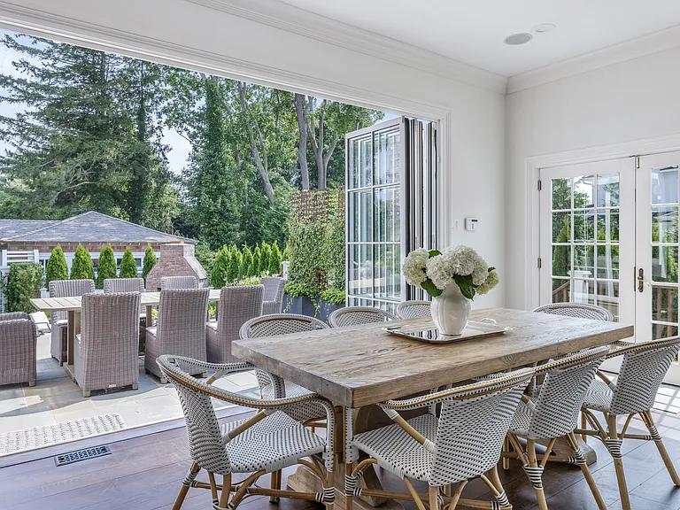 24 Halsey Neck Ln — Photo 11