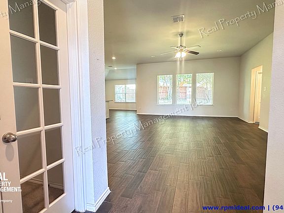 3rd image of 3977 Winding Hollow Dr