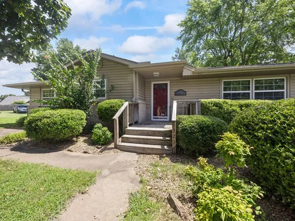 223 N Summit St, Prairie Grove, AR 72753