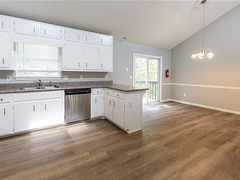 409 Arnold Rd — Photo 11
