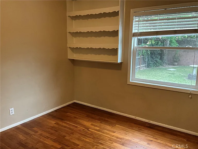 5934 White Oak Ave — Photo 17