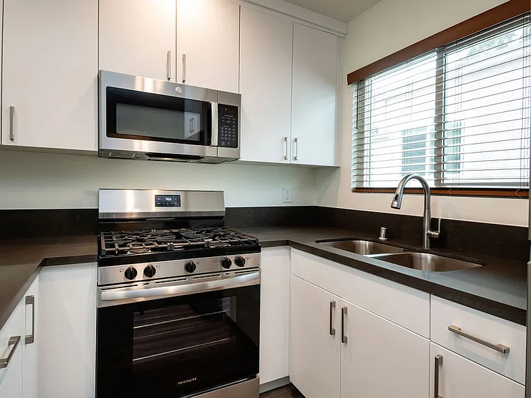 1038 Turquoise St #14 — Photo 2
