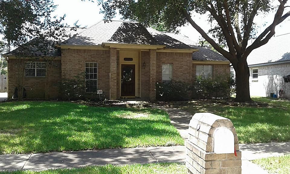 1st image of 11831 Park Creek Dr