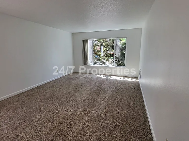 4104 SE Pardee St #B — Photo 6
