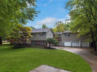 7949 Pettibone Rd, Chagrin Falls, OH 44023