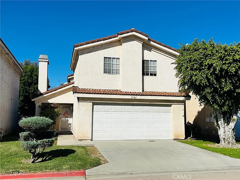 3701 Summer Ln — Photo 1