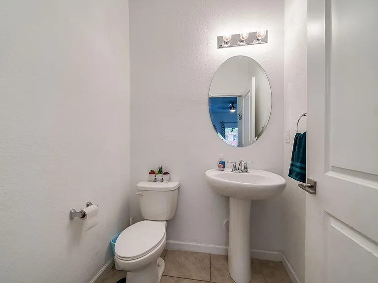 3511 NW 29th Ct — Photo 11