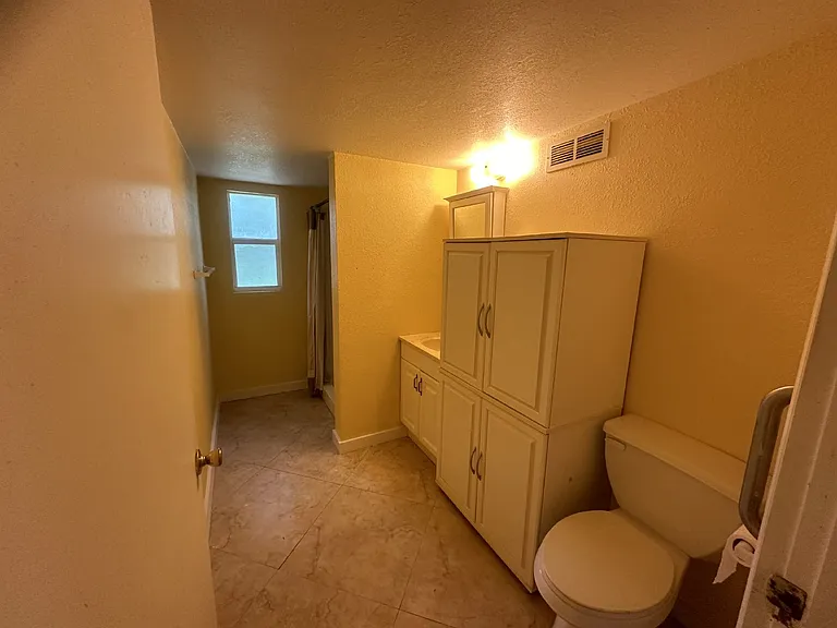 721 W Socrum Loop Rd — Photo 3