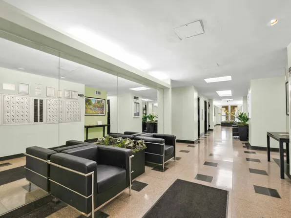 6 Fordham Hill Oval image 4 of 25