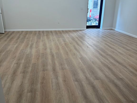 5th image of 660 Bay St Ste 1