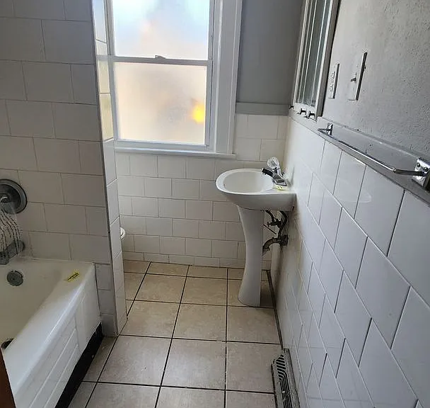 10401 Homeworth Ave — Photo 22