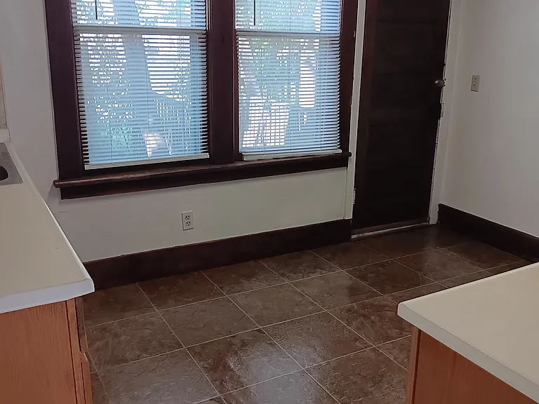 1389 Main St #5 — Photo 7