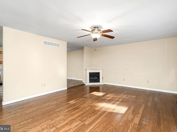 3rd image of 311 Goodwater Ave