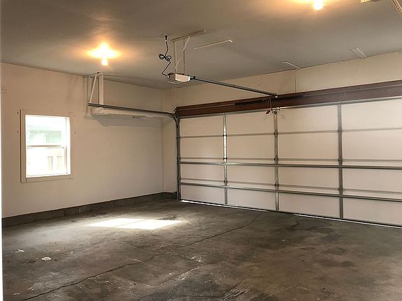 3rd image of 2115 Brentwood Ln