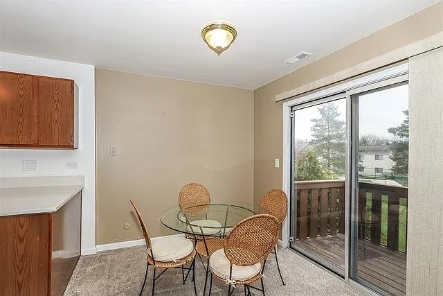 322 Newport Ln — Photo 4