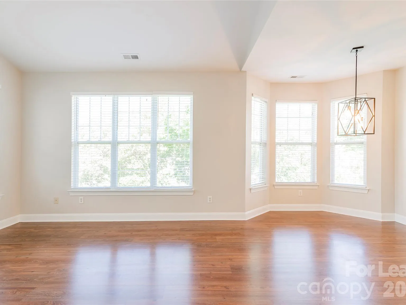 6716 Mallard Park Dr — Photo 2