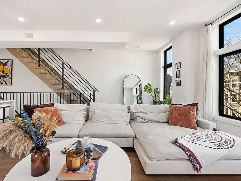121 Prospect St #2 — Photo 3
