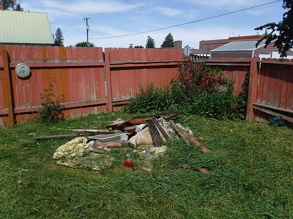 5th image of 402 E A St