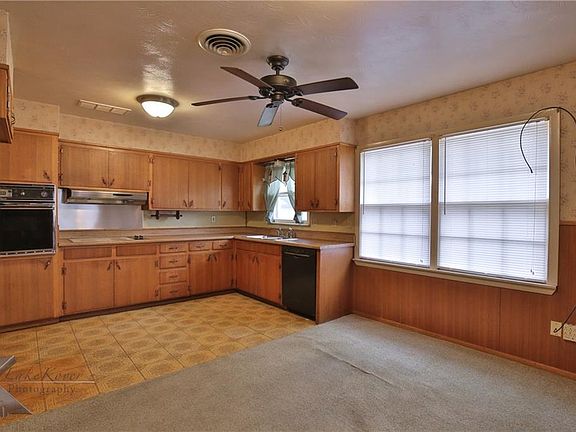 5th image of 1490 Marsalis Dr