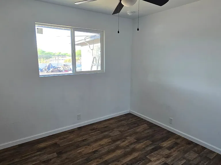 2136 E Mobile Ln — Photo 6