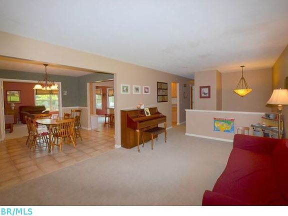 3rd image of 18 Winstead Cir