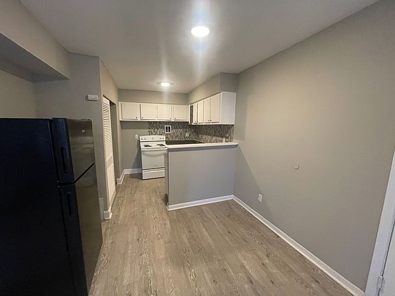 2nd image of 1545 Alexandria Dr #4A