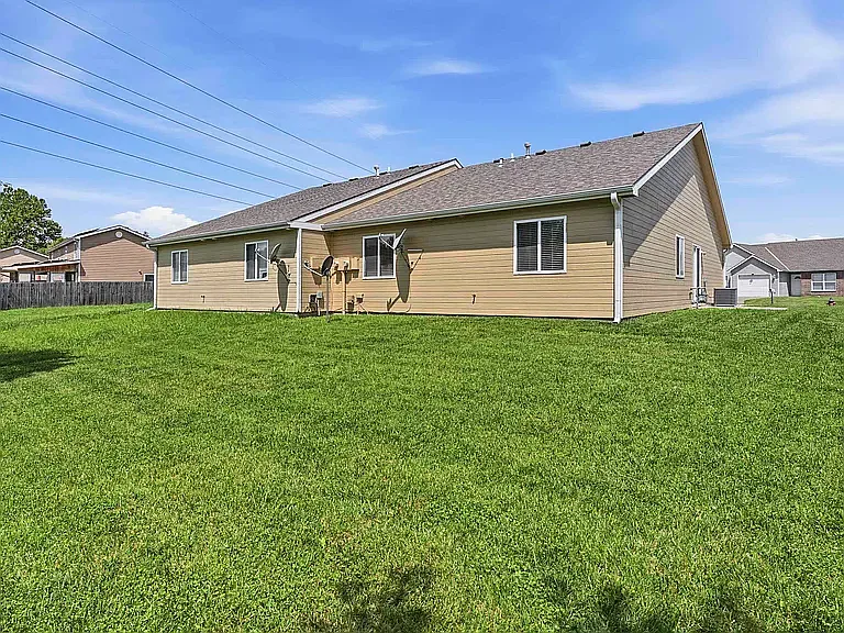 2717 Buttonwood Dr #1 — Photo 12