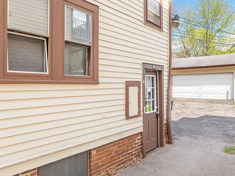 1695 Glenmont Rd — Photo 26
