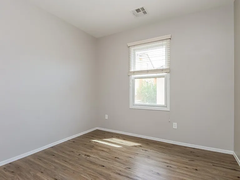 4068 E Windsor Dr — Photo 14