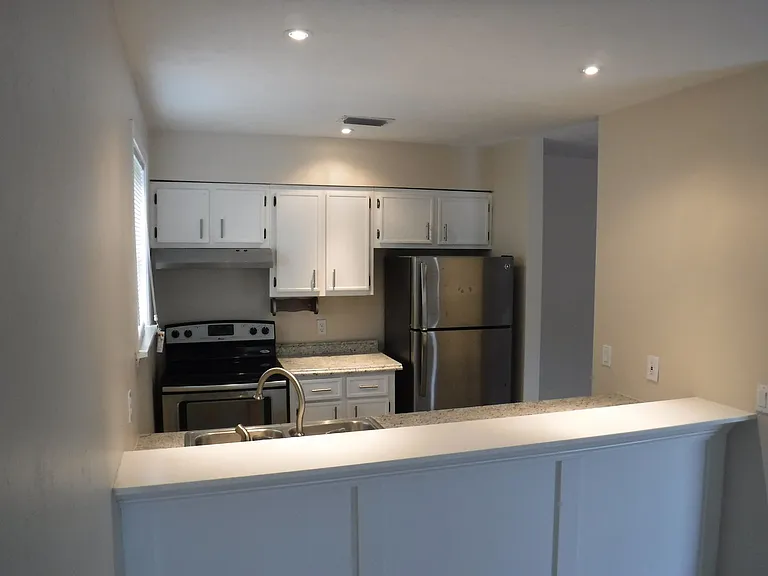 2308 Sylvan Ct — Photo 6