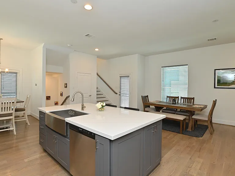 1117 W 16th St #C — Photo 35