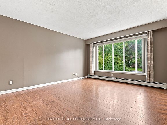 3rd image of 195 North St E