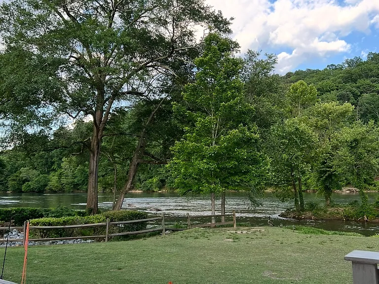 1017 Riverbend Club Dr SE — Photo 1
