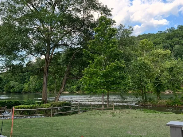 1017 Riverbend Club Dr SE, Atlanta, GA 30339