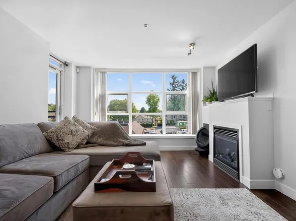 3255 Smith Ave #411, Burnaby, BC V5G 4M6