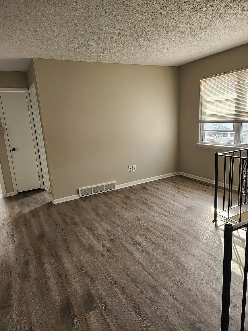 3 bed, 1.5 bath, 1550 sqft, $1,450 — Photo 3