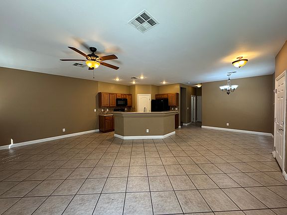 Livingroom, dining room and kitchen, one great room