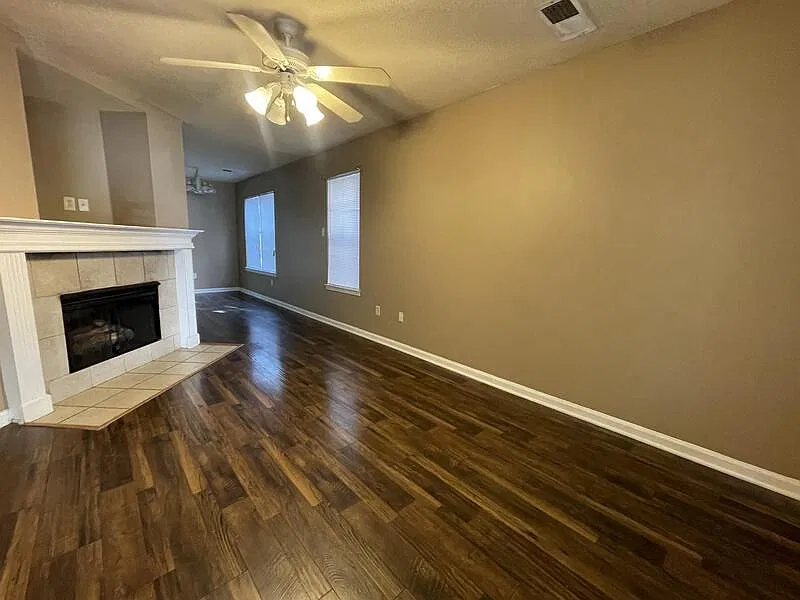 3 bed, 2.5 bath, 1250 sqft, $1,475 — Photo 2