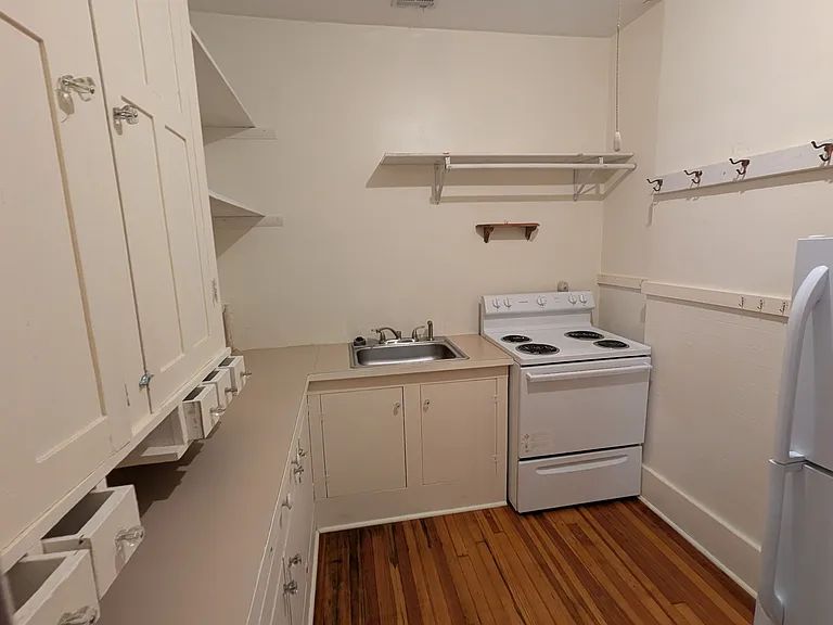 201 N Star St #C — Photo 7