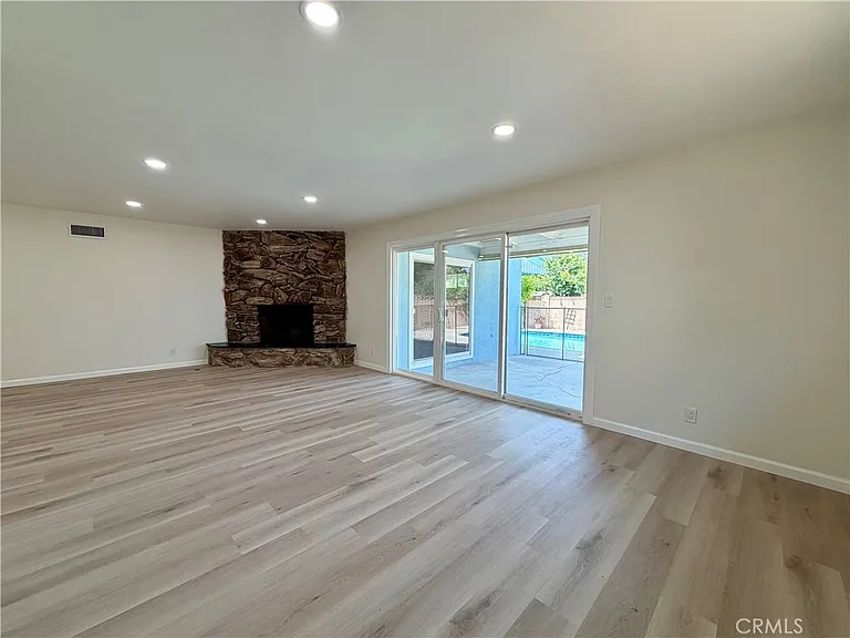 6621 Whitman Ave — Photo 5