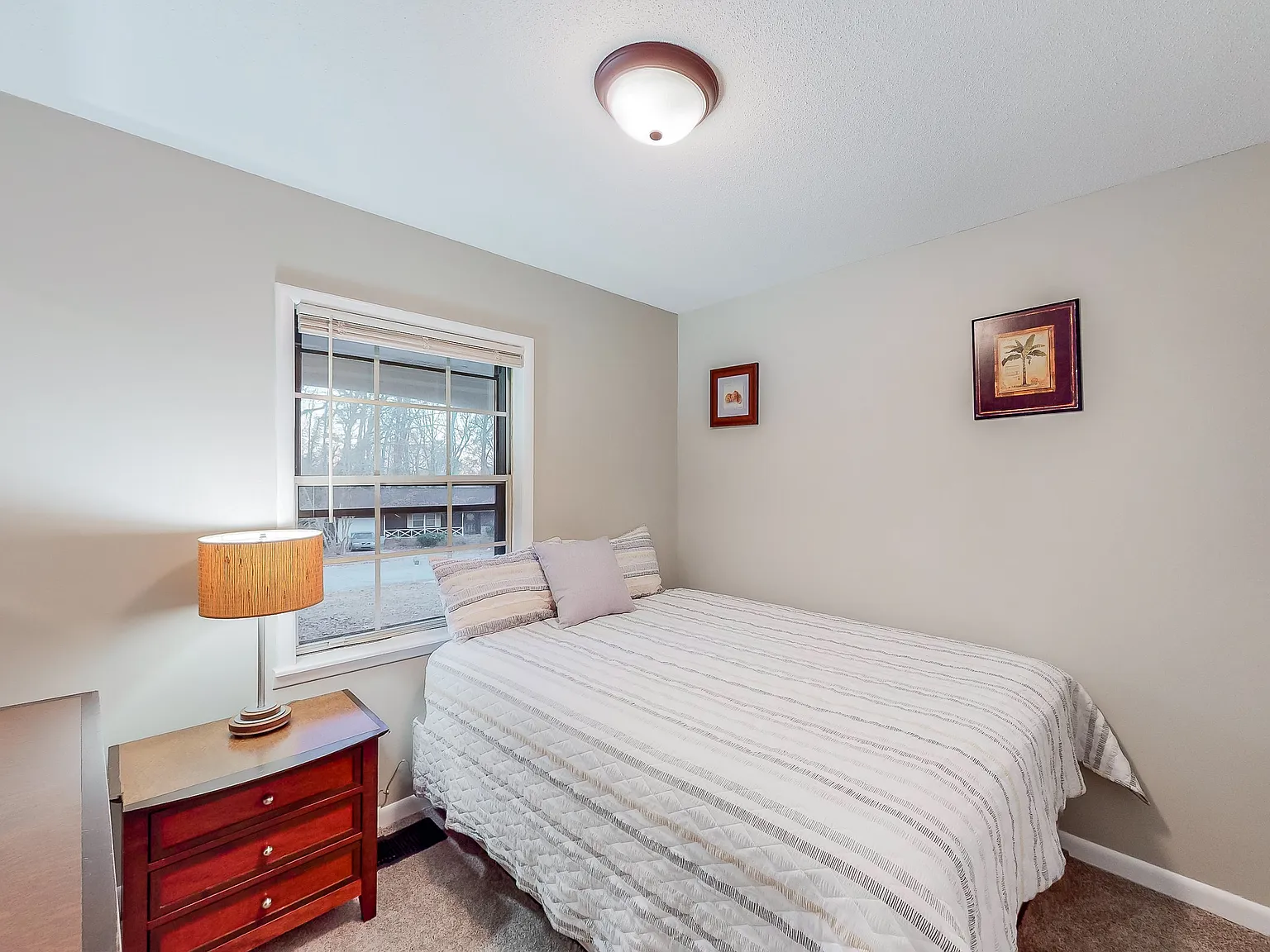 4 bed, 2.0 bath, 1640 sqft, $737 — Photo 1