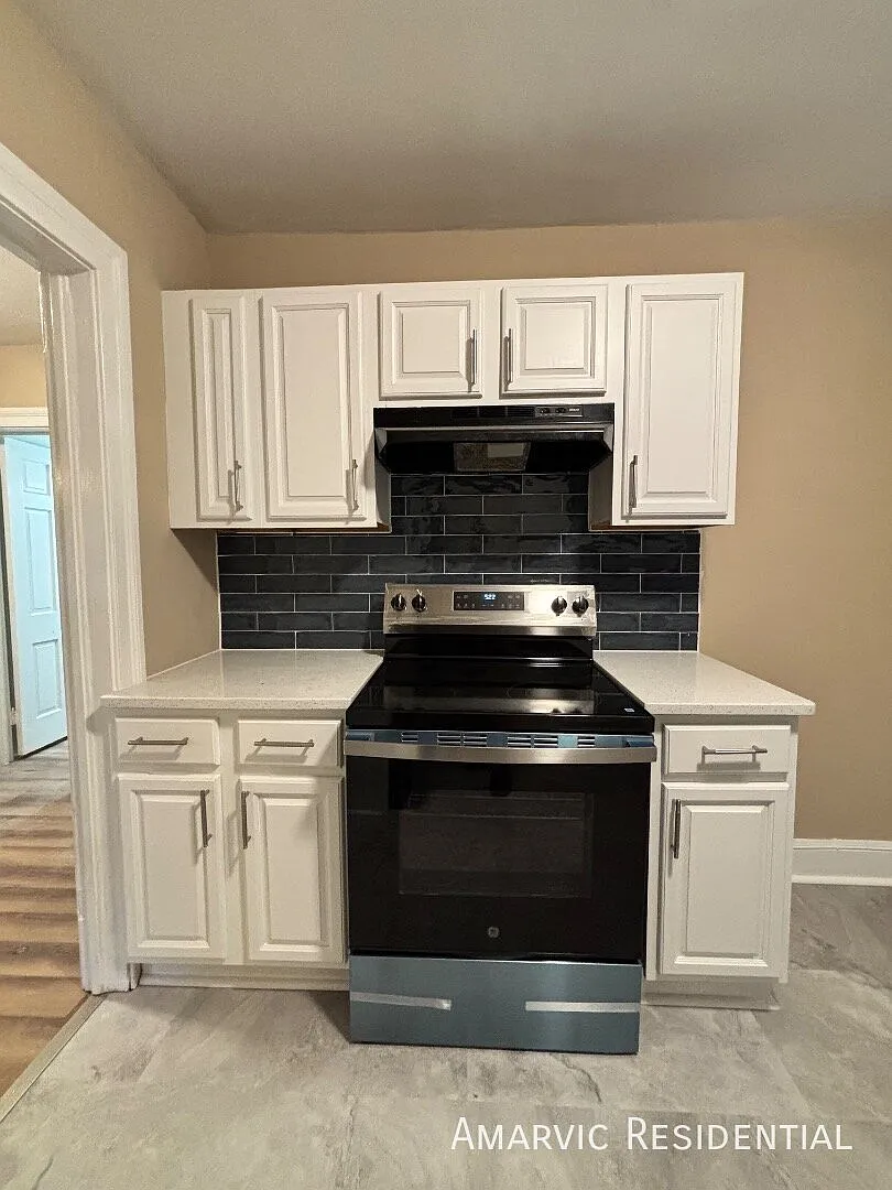 3 bed, $1,395 — Photo 4