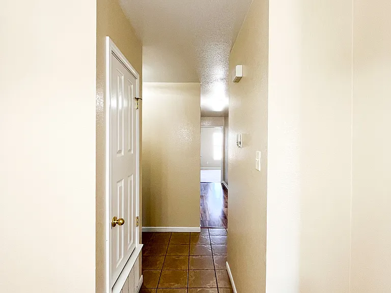 1303 Nicholas Cir #B — Photo 14