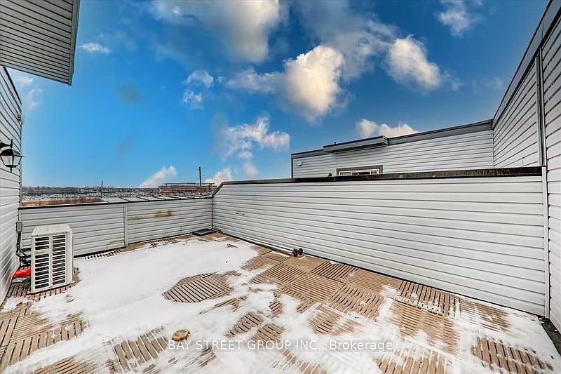 Markham Townhouse for rent - 2 Bedrooms — photo 17