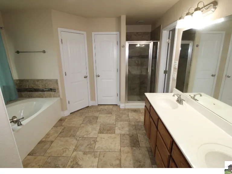 1128 Pheasant Cir — Photo 35
