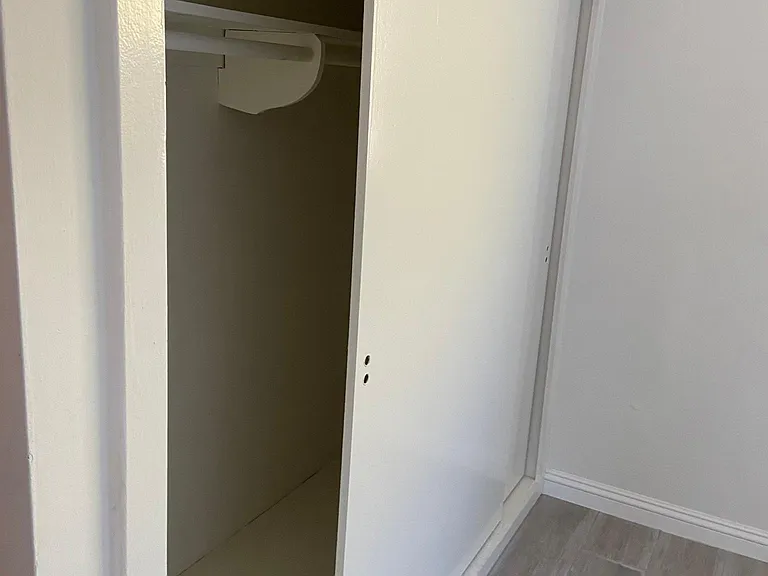 921 E Las Tunas Dr — Photo 14